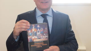 Nadbiskup Puljić primio Kalmetu i Zrilića sa suradnicima Nadbiskup Puljić primio Kalmetu i Zrilića sa suradnicima