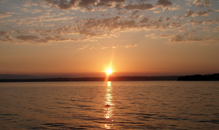 Preko: Svitanje 27. kolovoza 2011, Foto: Jasna Marcelić Preko: Svitanje 27. kolovoza 2011, Foto: Jasna Marcelić