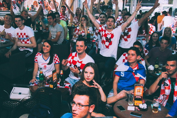 Euro 2016: Utakmica između Hrvatske i Češke gledala se u brojnim zadarskim lokalima i kafićima.