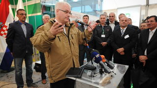 Biograd,130912.
Otvorenje 59. svjetskog prvenstva u oranju koje se odrzava u Jankolovici pokraj Biograda od 13.-15.09.2012.
Na fotografiji: predsjednik Josipovic otvara natjecanje .
Foto: Luka Gerlanc / CROPIX Biograd,130912.
Otvorenje 59. svjetskog prvenstva u oranju koje se odrzava u Jankolovici pokraj Biograda od 13.-15.09.2012.
Na fotografiji: predsjednik Josipovic otvara natjecanje .
Foto: Luka Gerlanc / CROPIX