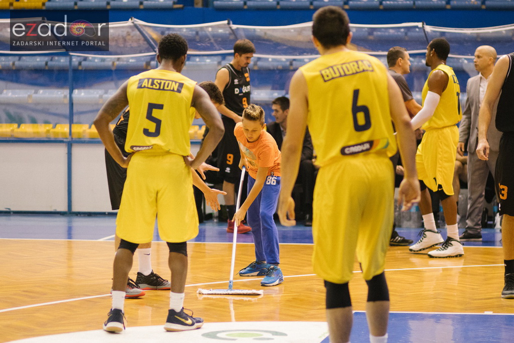 HT Premijer liga, 3. kolo: KK Jazine Arbanasi – GKK Šibenik 36-72 HT Premijer liga, 3. kolo: KK Jazine Arbanasi – GKK Šibenik 36-72