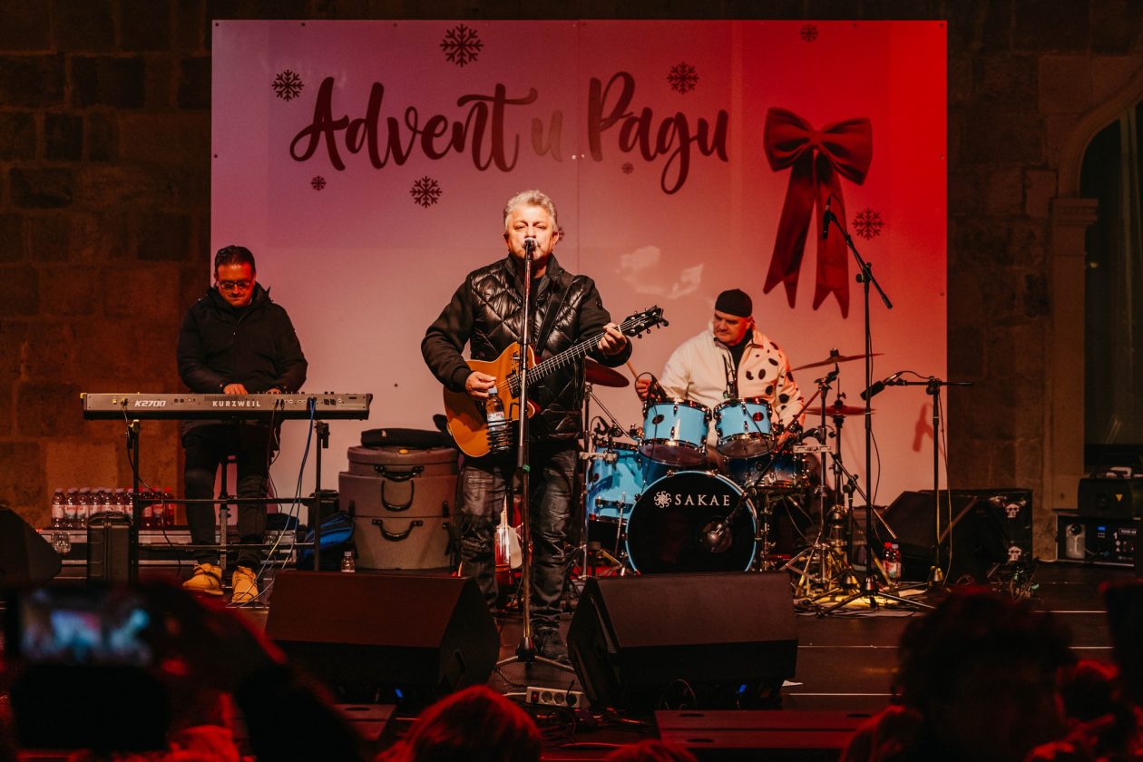 Otvorenje Adventa u Pagu