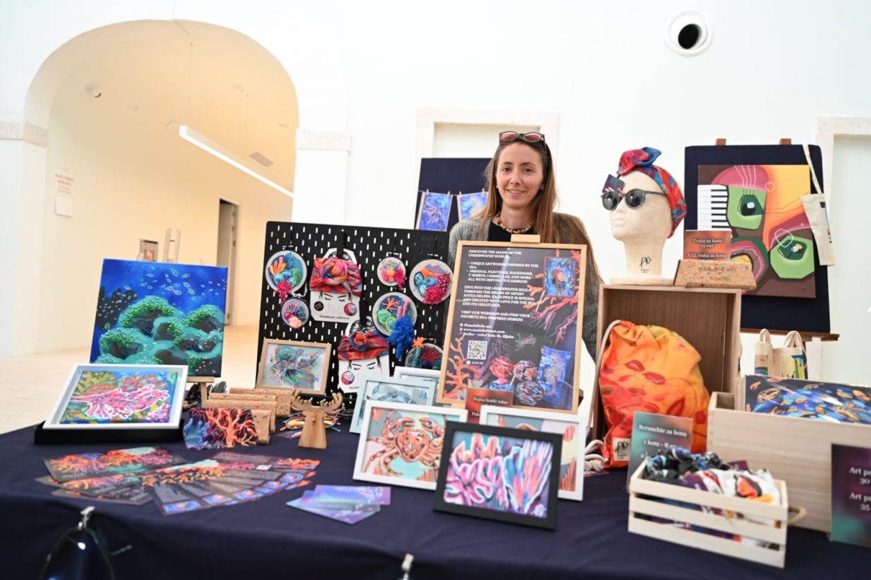 Sajam u Kneževoj palači AdventArt