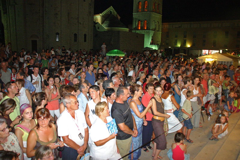 Image 1176201 (auto)