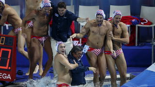 Zagreb, 110910.
Bazen Mladosti na Savi.
29. Europsko prvenstvo u vaterpolu.
Finalna utakmica za pobjednika Europskog prvenstva u vaterpolu  Hrvatska – Italija.
Na slici: slavlje hrvatskih igraca.
Foto: Goran Mehkek / CROPIX