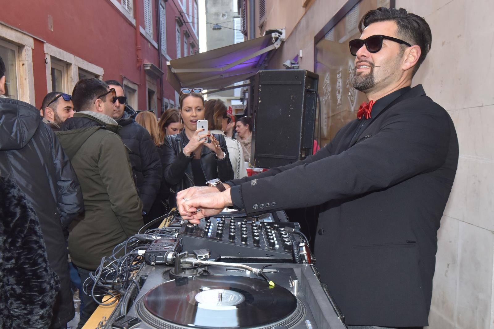 Veselo Badnje jutro u Zadru