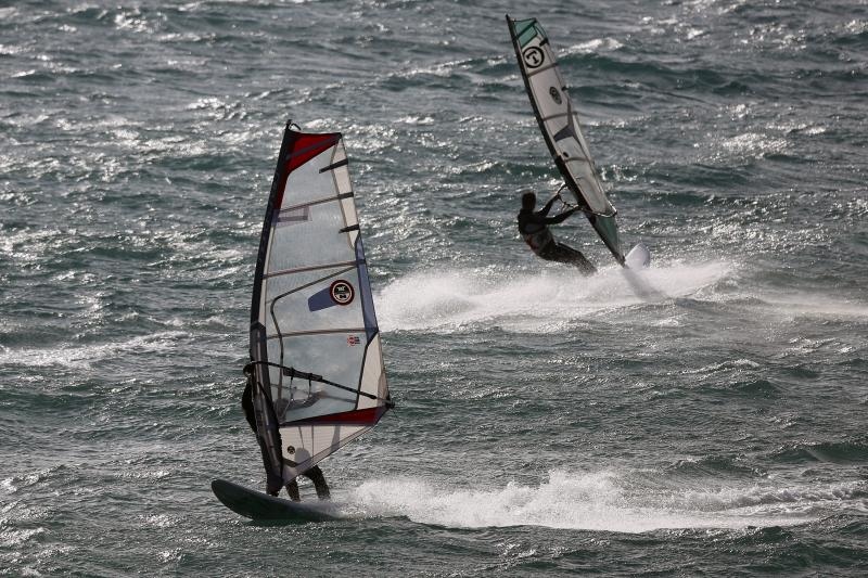 Zadar: Surferi uživaju u valovima koje je prouzročilo snažno jugo, Photo: Filip Brala/PIXSELL