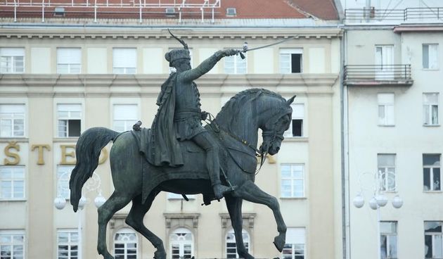 Svakodnevica na glavnom gradskom trgu. Photo: Sanjin Strukic/PIXSELL