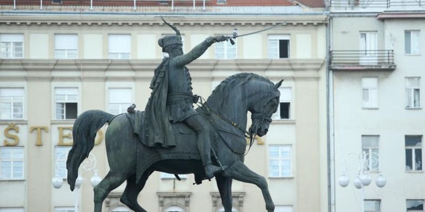 Svakodnevica na glavnom gradskom trgu. Photo: Sanjin Strukic/PIXSELL