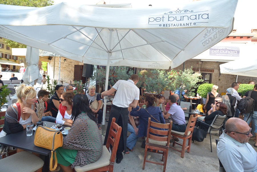 Gastro smokva: Degustacija u restoranu Pet bunara, foto:Iva Perinčić Gastro smokva: Degustacija u restoranu Pet bunara, foto:Iva Perinčić