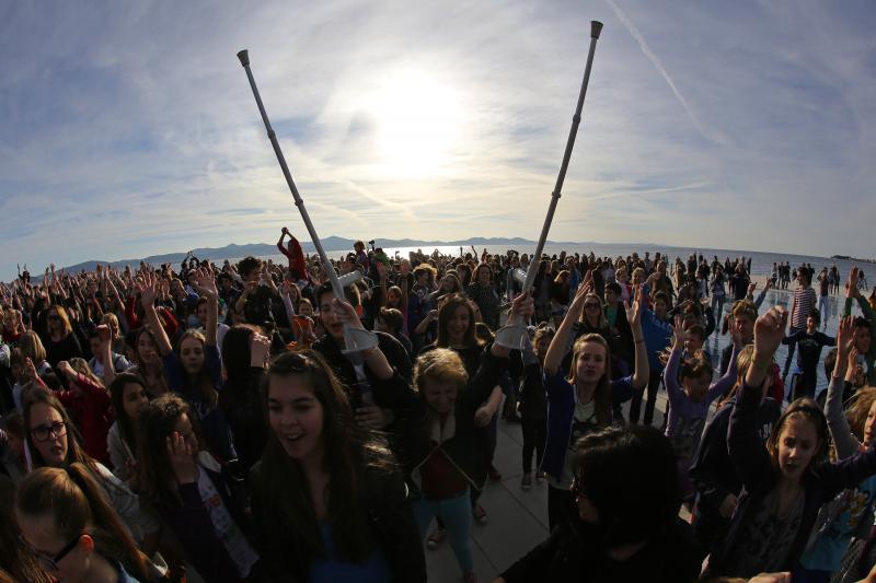 Pozdrav suncu: Snimanje spota uz “Happy” Pharrella Williamsa, Foto: Filip Brala/PIXSELL Pozdrav suncu: Snimanje spota uz “Happy” Pharrella Williamsa, Foto: Filip Brala/PIXSELL