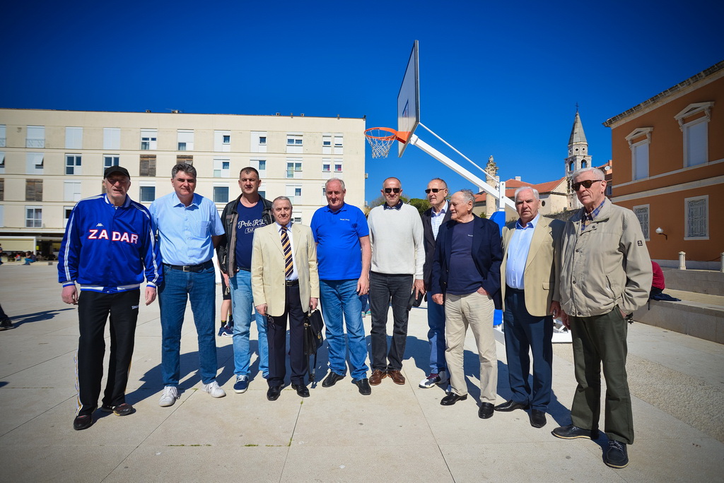 Basket na Forumu: Košarkaške legende protiv mlađih uzrasta KK Zadar Basket na Forumu: Košarkaške legende protiv mlađih uzrasta KK Zadar