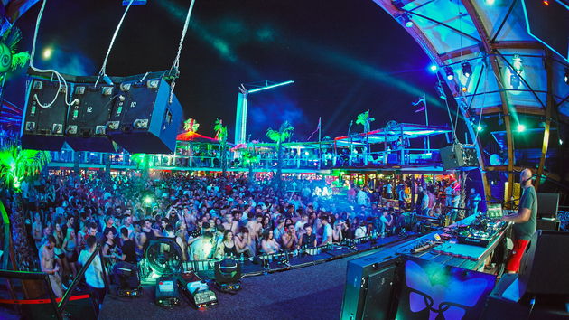 NOA beach bar, Zrće