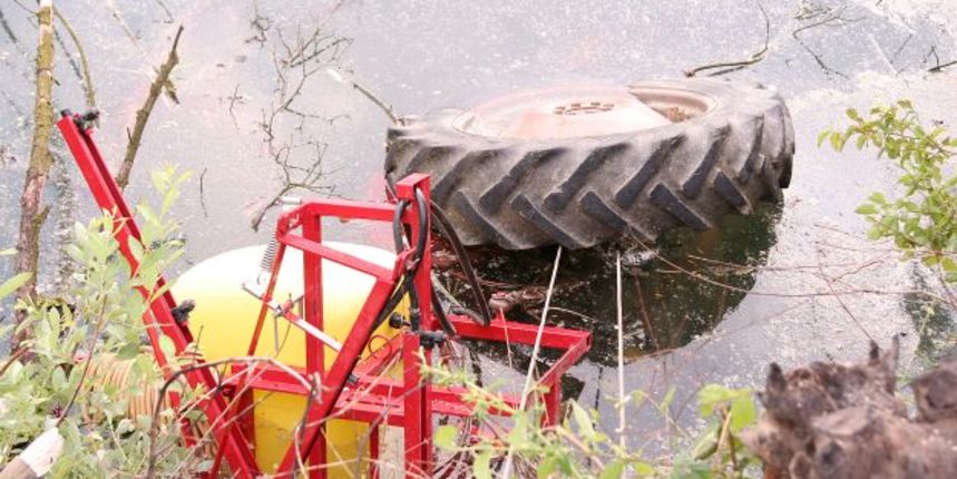 Nesreća-traktor ( foto Cropix). Nesreća-traktor ( foto Cropix).