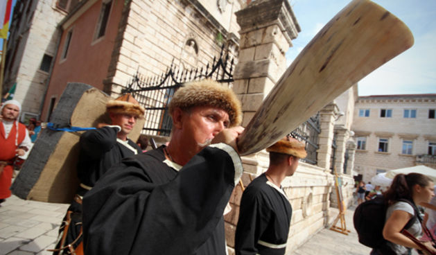 Vitezovi vranski na Narodnom trgu (foto:Saša Čuka)