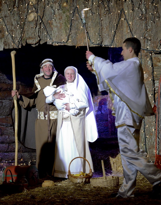 Zagreb, 221212.
Kaptol.
Zajednica Cenacolo vec 13 godina ispred Katedrale na Kaptolu u bozicno vrijeme priredjuje Zive jaslice.
Na fotografiji: detalj sa priredbe.
Foto: Admir Buljubasic / CROPIX Zagreb, 221212.
Kaptol.
Zajednica Cenacolo vec 13 godina ispred Katedrale na Kaptolu u bozicno vrijeme priredjuje Zive jaslice.
Na fotografiji: detalj sa priredbe.
Foto: Admir Buljubasic / CROPIX