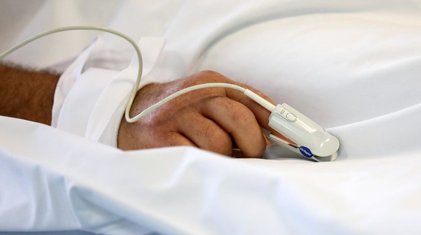 pacijent, pacijenti, bolnica, intenzivna njega, zdravstvo ilustracija pacijent, pacijenti, bolnica, intenzivna njega, zdravstvo ilustracija