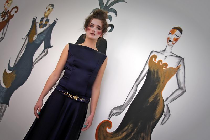1900 kn; Haljinu dizajnira Klara Dedić: rukom oslikan saten-elastin (foto: Marin Gospić)