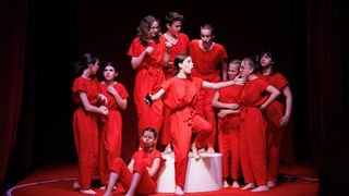 Igrajmo se: Zabranjeno mlađima od 15 strana A