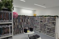 Gradska knjižnica Zadar jelke blagdanski ugođaj blagdani ilustracija kuglice Gradska knjižnica Zadar jelke blagdanski ugođaj blagdani ilustracija kuglice