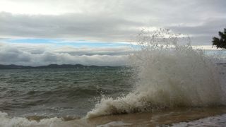 Zapadnjak i plima poplavili ulice