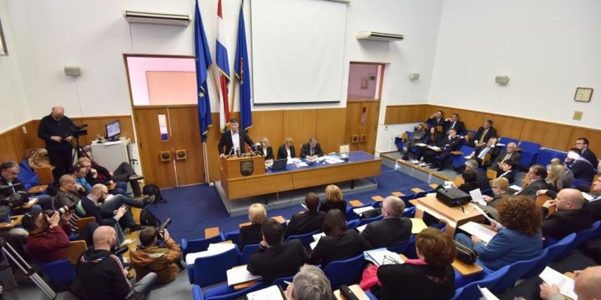 Zadar – Sjednica Gradskog vijeca Grada Zadra. Gradonacelnik Bozidar Kalmeta i zamjenik Zvonimir Vrancic. Reno Sinovcic. Joso Nekic. Danijel Kasap.Photo: Dino Stanin/PIXSELL