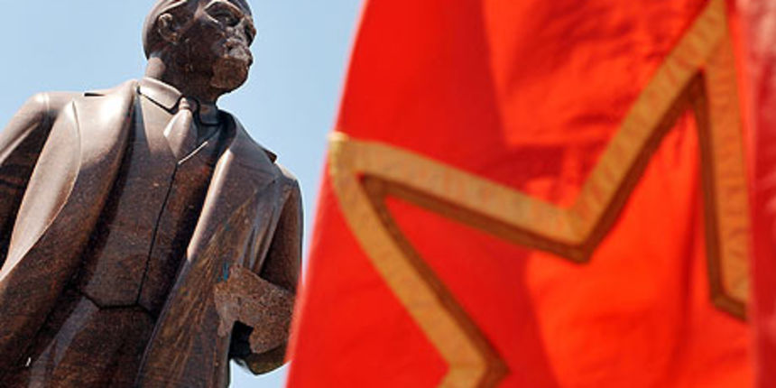 Veliki prosvjed u Kijevu okončan rušenjem spomenika Lenjinu, foto: www.theguardian.com