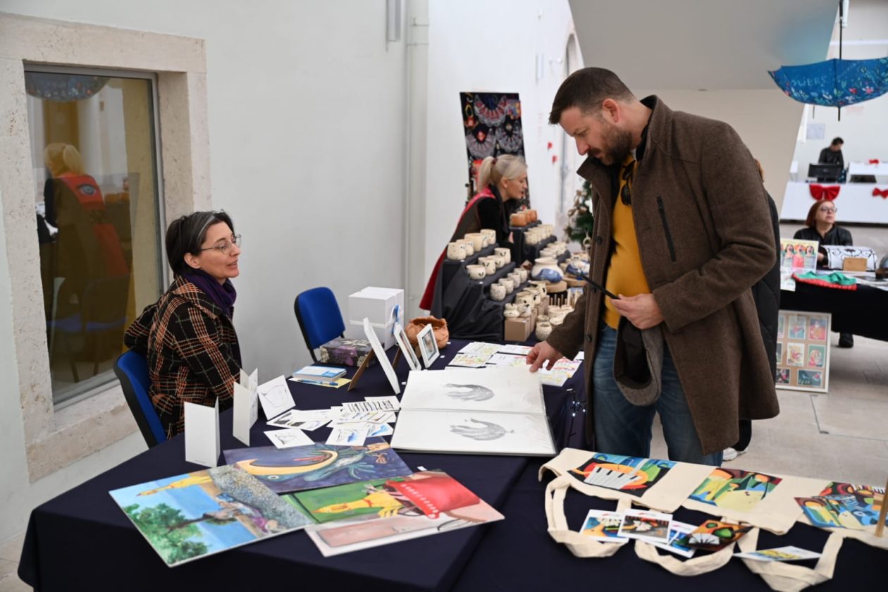 Sajam u Kneževoj palači AdventArt