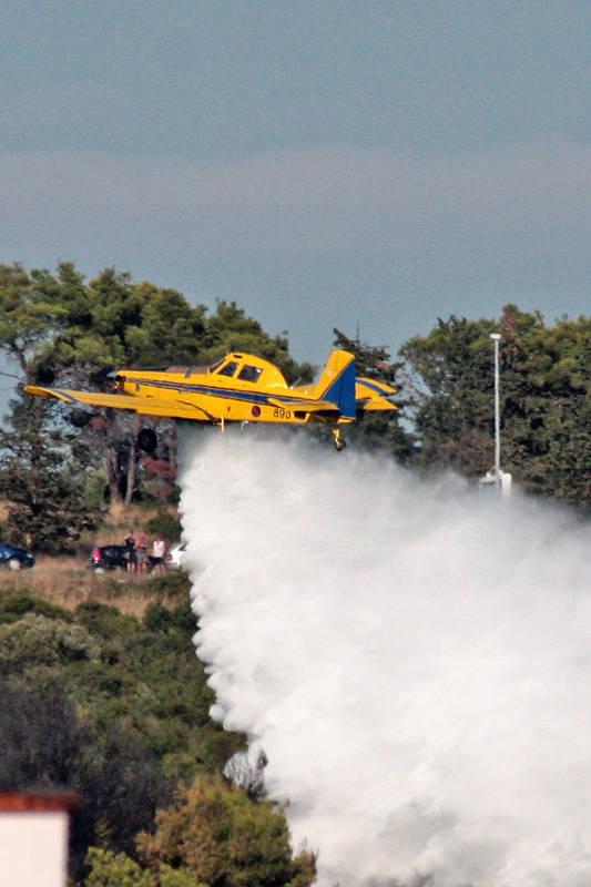 Požar na Plovaniji (foto: Marin Gospić) Požar na Plovaniji (foto: Marin Gospić)