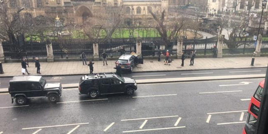 Upucan napadač ispred britanskog parlamenta, desetak ranjenih