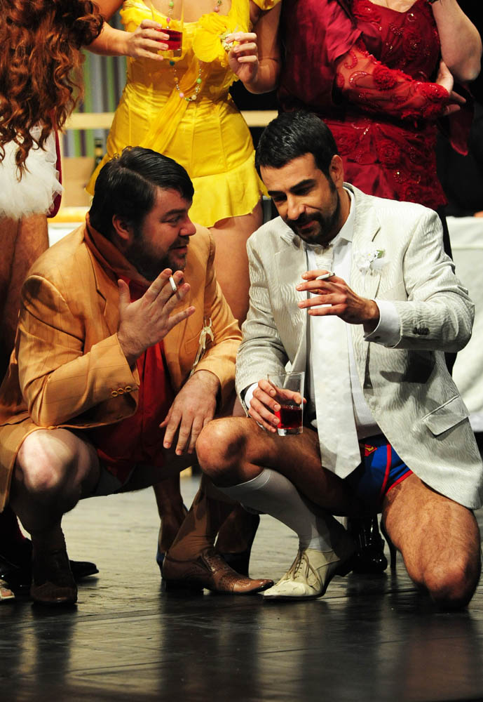 Zadar, 28.01.2013. snimio: Nenad Marčev 
HNK Šibenik 
Drama 
Bertolt Brecht: 
Pir malograđana 
redatelj: Dražen Ferenčina 
igraju: Žarko Potočnjak, Janko Popović – Volarić 
Helena Minić , Robert Ugrina, Vinko Štefanac 
Oriana Kunčić, Franka