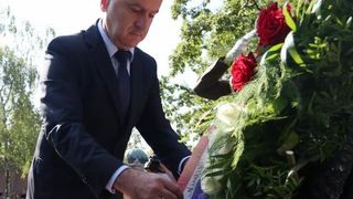 Mirogoj, Predrag Matic, polaganje vijenaca, Gordana Sobol, Drago Lovric, Dan domovinske zahvalnosti Mirogoj, Predrag Matic, polaganje vijenaca, Gordana Sobol, Drago Lovric, Dan domovinske zahvalnosti