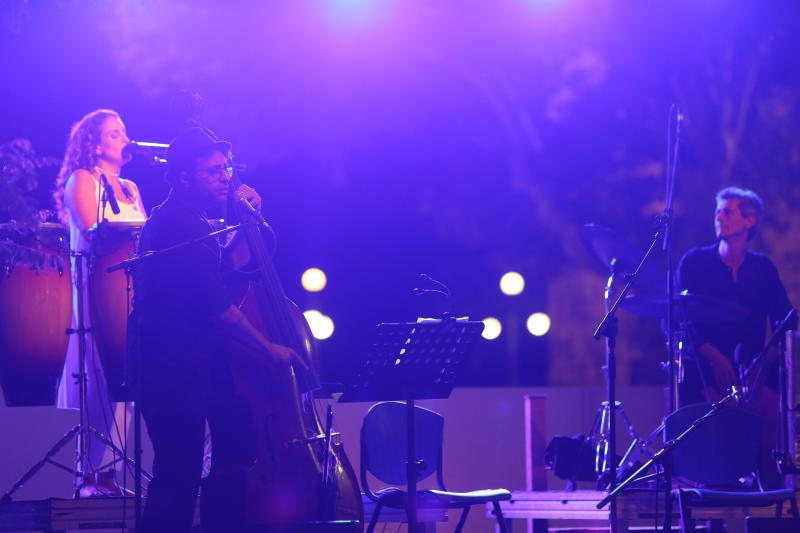 Opis 04.07.2014., Zadar – Na poljani Sime Budinica odrzan je koncert izraelske dive Noe i Love Medicine Banda. Photo: Filip Brala/PIXSELL Autor Filip Brala/PIXSELL Ključne riječi koncert, Noa, concert, konzert, Achinoam Nini, pjevacica, izraelska pjev Opis 04.07.2014., Zadar – Na poljani Sime Budinica odrzan je koncert izraelske dive Noe i Love Medicine Banda. Photo: Filip Brala/PIXSELL Autor Filip Brala/PIXSELL Ključne riječi koncert, Noa, concert, konzert, Achinoam Nini, pjevacica, izraelska pjev