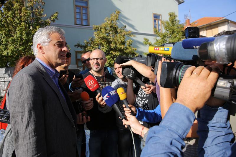 Danas je nakon ispitivanja u Zagrebu u stan u zadarskim Arbanasima od strane policije doveden bivši državni tajnik Zdravko Livaković kako bi se uz njegovu prisutnost i prisutnost njegova odvjetnika obavila pretraga stana. Pretpostavlja se da se istražuje