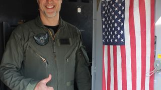 Djelatnici iz vojarne u Zemuniku obišli američke Osprey-e Djelatnici iz vojarne u Zemuniku obišli američke Osprey-e