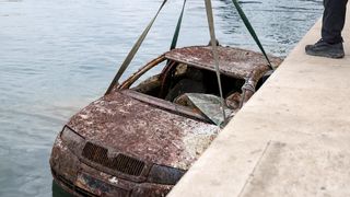 Ovaj automobil proveo je 18 godina u moru