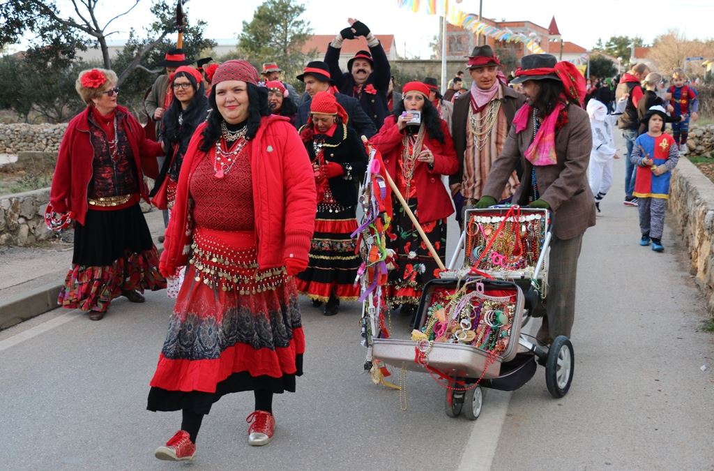2. Međunarodna karnevalska povorka Virskih maškara