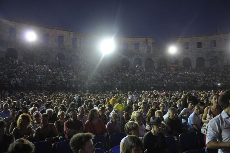 02.08.2013., Pula – Kanadski kantautor Leonard Cohen odrzao je koncert u prepunoj puslkoj Areni. Photo: Dusko Marusic/PIXSELL 02.08.2013., Pula – Kanadski kantautor Leonard Cohen odrzao je koncert u prepunoj puslkoj Areni. Photo: Dusko Marusic/PIXSELL