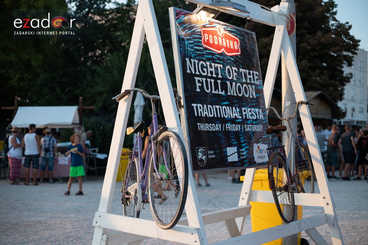 Započela 18. Noć punog miseca na zadarskoj rivi Započela 18. Noć punog miseca na zadarskoj rivi