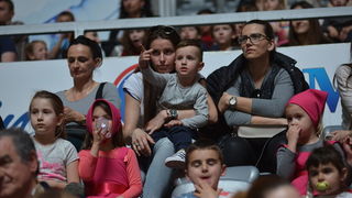 Predstava “Maša i Medvjed” moskovskog Dječjeg kazališta oduševila zadarske mališane Predstava “Maša i Medvjed” moskovskog Dječjeg kazališta oduševila zadarske mališane