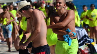 10. dm Millennium Jump na zadarskoj rivi – 3 tisuće skakača poslalo prekrasnu priču u svijet 10. dm Millennium Jump na zadarskoj rivi – 3 tisuće skakača poslalo prekrasnu priču u svijet