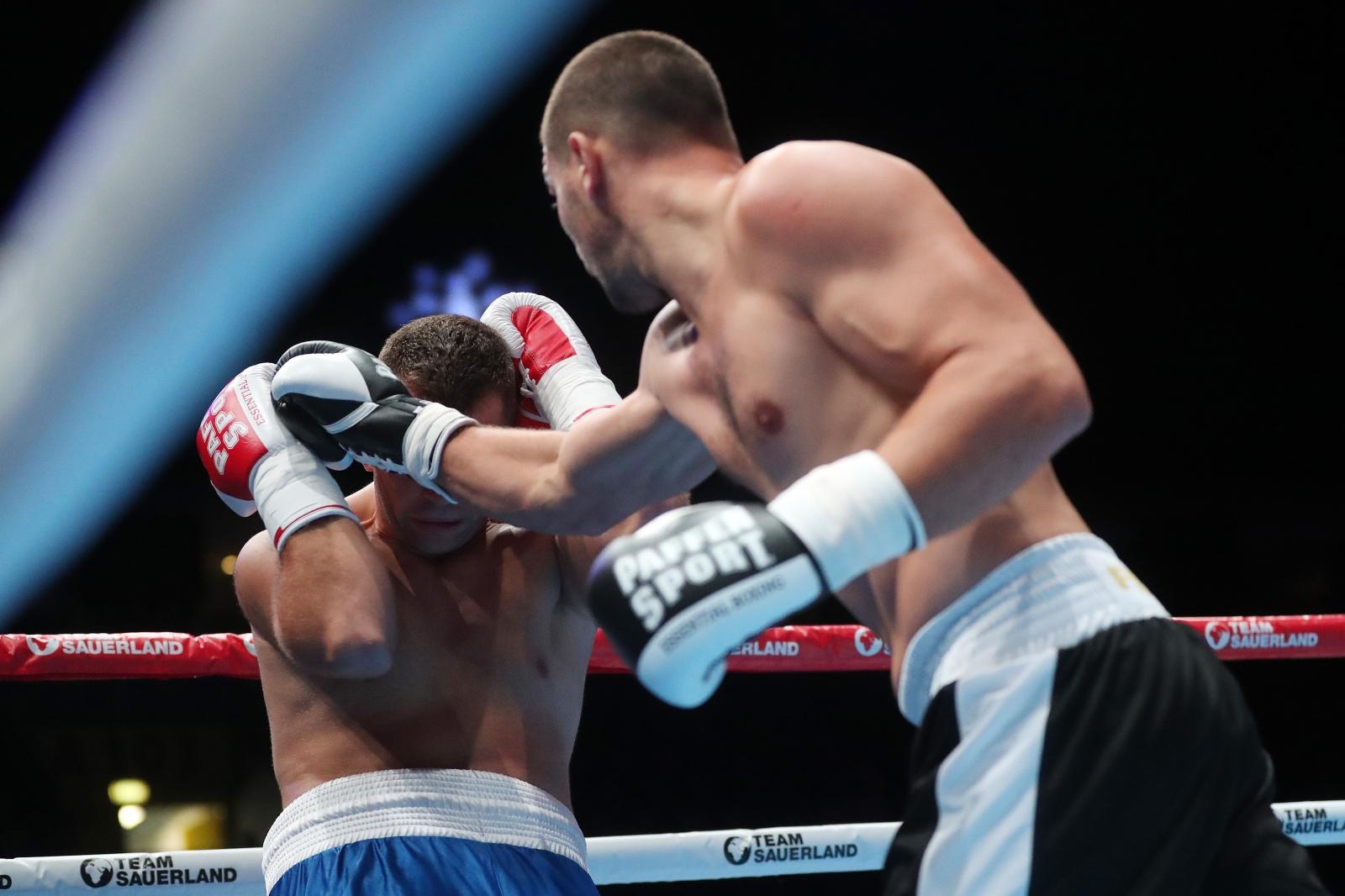 Josip Bepo Filipi pobjedio Srbina Predraga Jevtića u prvom profesionalnom meču