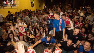 Čudesna noć: Velika fešta ulicama Zadra nakon plasmana Vatrenih u finale SP Čudesna noć: Velika fešta ulicama Zadra nakon plasmana Vatrenih u finale SP