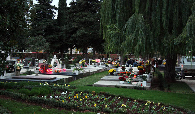 Gradsko groblje –  Svi sveti