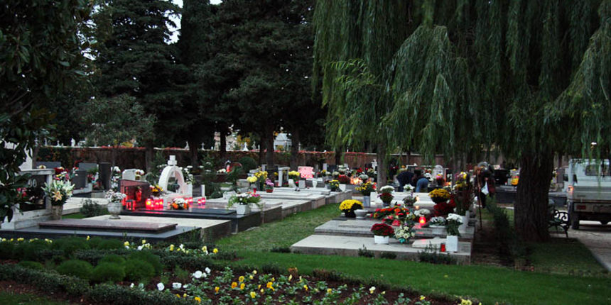 Gradsko groblje – Svi sveti Gradsko groblje – Svi sveti