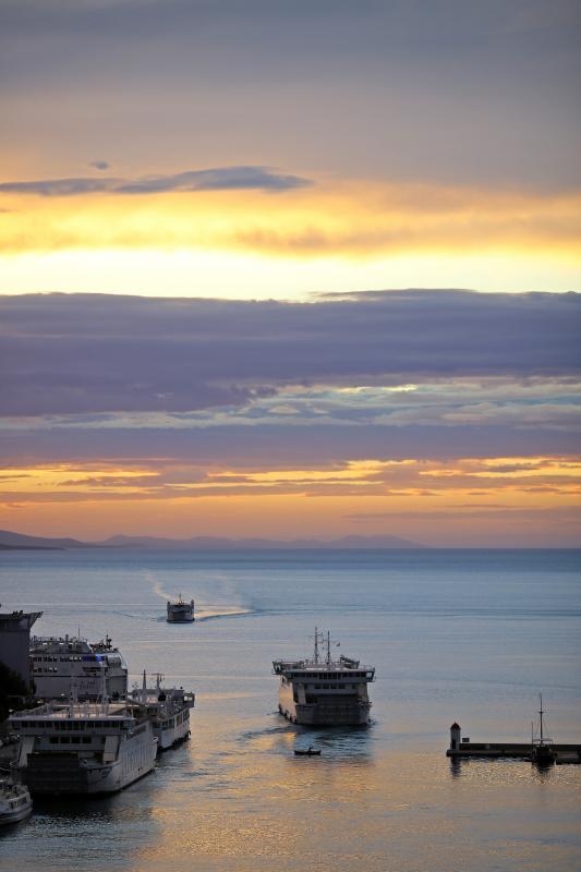 Kišni ponedjeljak, prvi dan rujna, ipak je završio lijepim smirajem nad Zadarskim kanalom, Foto: Filip Brala/PIXSELL Kišni ponedjeljak, prvi dan rujna, ipak je završio lijepim smirajem nad Zadarskim kanalom, Foto: Filip Brala/PIXSELL
