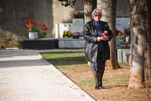 Gradsko groblje uoči blagdana Svih svetih (foto:Saša Čuka) Gradsko groblje uoči blagdana Svih svetih (foto:Saša Čuka)