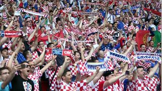 Slavlje igrača i navijača nakon pobjede nad Turskom. Photo: Goran Stanzl/PIXSELL Slavlje igrača i navijača nakon pobjede nad Turskom. Photo: Goran Stanzl/PIXSELL