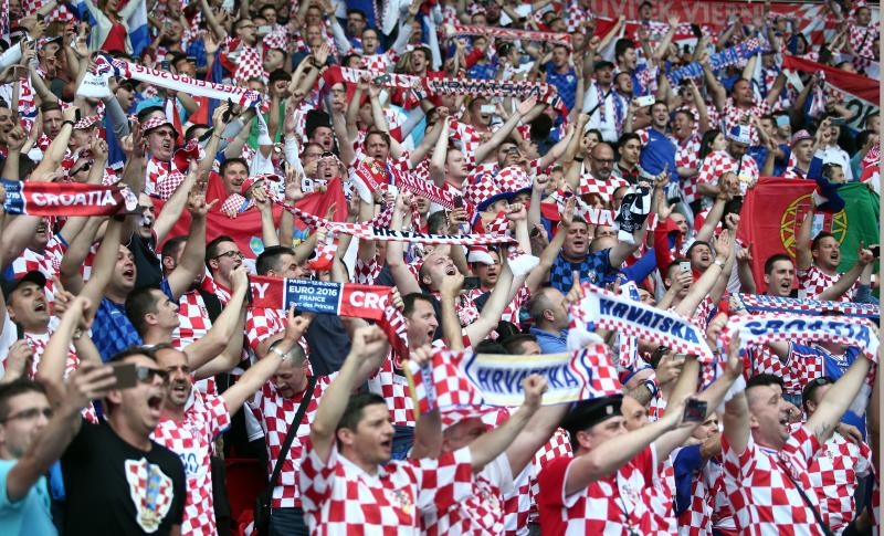 Slavlje igrača i navijača nakon pobjede nad Turskom. Photo: Goran Stanzl/PIXSELL Slavlje igrača i navijača nakon pobjede nad Turskom. Photo: Goran Stanzl/PIXSELL