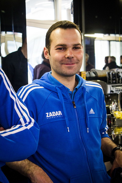 Druženje s košarkašima Zadra u Caffe baru Forum, Foto: Mia Čop Druženje s košarkašima Zadra u Caffe baru Forum, Foto: Mia Čop